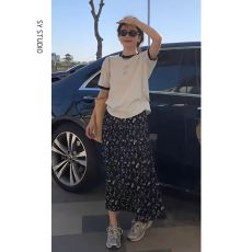批发夏装搭配一整套高级感韩系<b class='q'>米奇</b>印花短袖T恤女百搭碎花半身裙<b class='q'>套装</b>