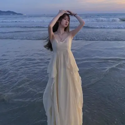 三亚旅游穿搭照法式沙滩裙女海边度假超仙气质长款吊带连衣裙夏