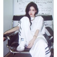 批发高级感网红白色运动套装女<b class='q'>夏</b>季休闲时尚阔腿裤小香风两件套减龄潮