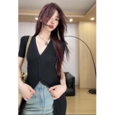 批发高级感黑色连衣裙女夏季新款V领修身<b class='q'>显瘦</b>赫本风针织开衫长款裙子