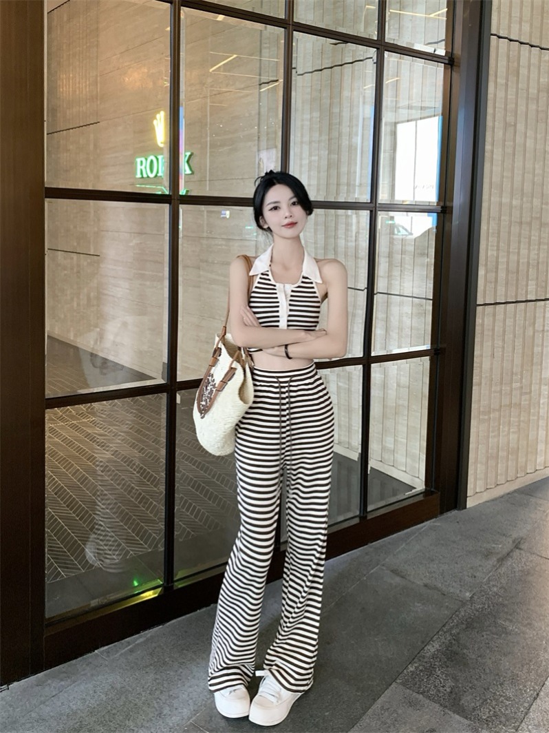 실사 정가 세련된 몸매 가꾸기 슬림해 보이는 스트라이프 POLO 칼라 행침 목 조끼 캐주얼 다용도 슬림해 보이는 스트라이프 긴 바지