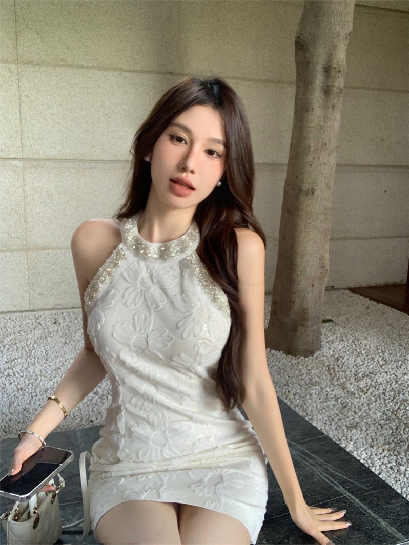 정가 실사 품격 명문 여성 홀로우 아웃 망사 3 차원 꽃 라운드 넥 민소매 행침 목 허리 수축 슬림해 보이는 드레스