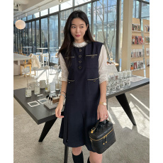 批发已出  <b class='q'>韩版</b> 小香风别致爱心口多口袋花边粗纺<b class='q'>连衣裙</b>