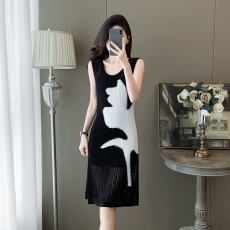 批发小香名媛风<b class='q'>黑白</b>撞色针织<b class='q'>连衣裙</b>女夏季新款高端精致黑色镂空a字裙