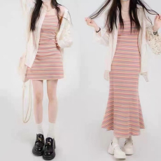 批发彩虹吊带连衣裙子女夏季<b class='q'>新款</b>法式小众设计感气质显瘦辣妹短裙套装