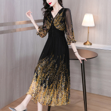 批发2026夏季新款桑蚕丝印花<b class='q'>连衣裙</b><b class='q'>女</b>夏季复古高腰显瘦<b class='q'>真丝</b>度假裙子
