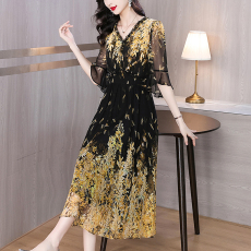 批发2026夏季新款桑蚕丝印花<b class='q'>连衣裙</b><b class='q'>女</b>夏季重磅高端<b class='q'>真丝</b>收腰V领度假裙
