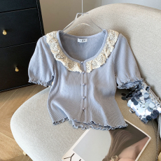 批发实拍 大货 2026夏季新款设计感V领花边<b class='q'>T</b><b class='q'>恤</b>短款甜辣妹冰丝针织衫<b class='q'>女</b>