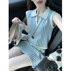 批发实拍实价  复古条纹小翻领上衣+<b class='q'>半身裙</b>套装