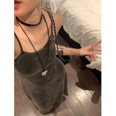 批发大码垂坠感无袖法式气质长裙显瘦吊带裙简约百搭度假旅游收腰裙子