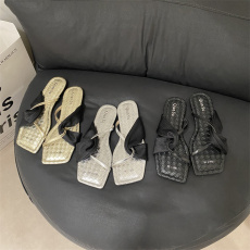 批发拖鞋女<b class='q'>夏</b>季外穿2024新款小众高级感法式网红超火配裙子凉拖小香风