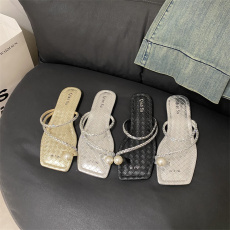 批发拖鞋女<b class='q'>夏</b>季外穿2024新款小众高级感法式网红超火配裙子凉拖小香风