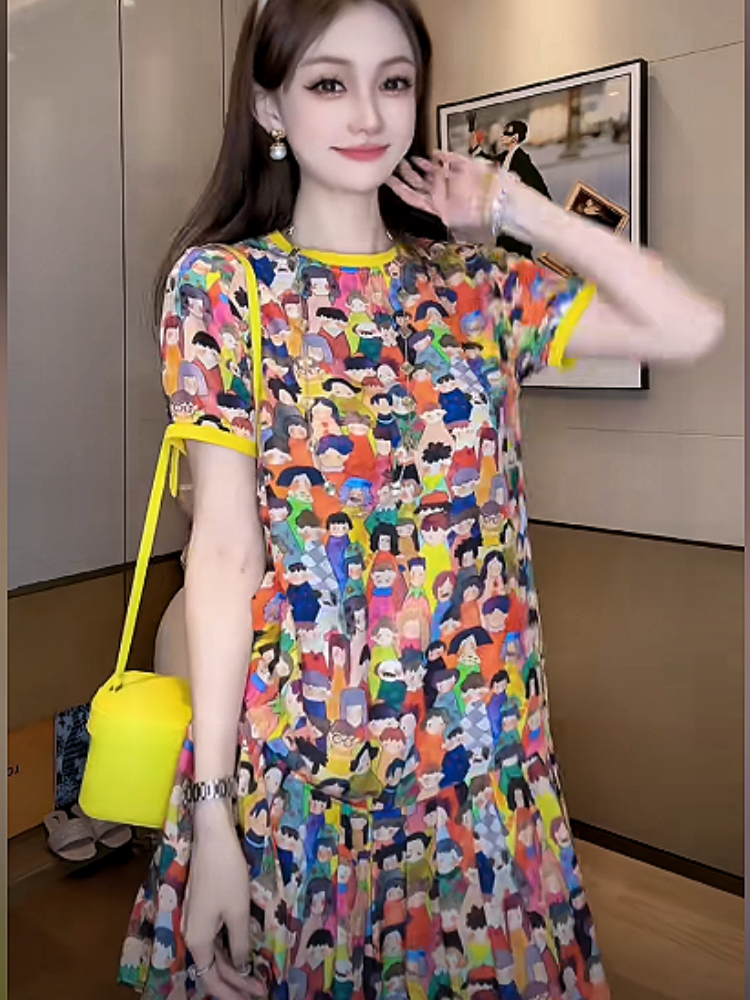 품격 출퇴근 햇빛 인쇄 인물 패턴 디자인 루즈핏 표지 고기 슬림해 보이는 드레스 2026 여름 새로운 여성