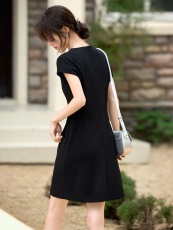 分割设计圆领连衣裙女夏季优雅气质通勤简约收腰显瘦裙子