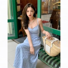 批发茶歇法式蓝色吊带<b class='q'>连衣裙</b>子女夏季2025年新款海边度假收腰露背长裙