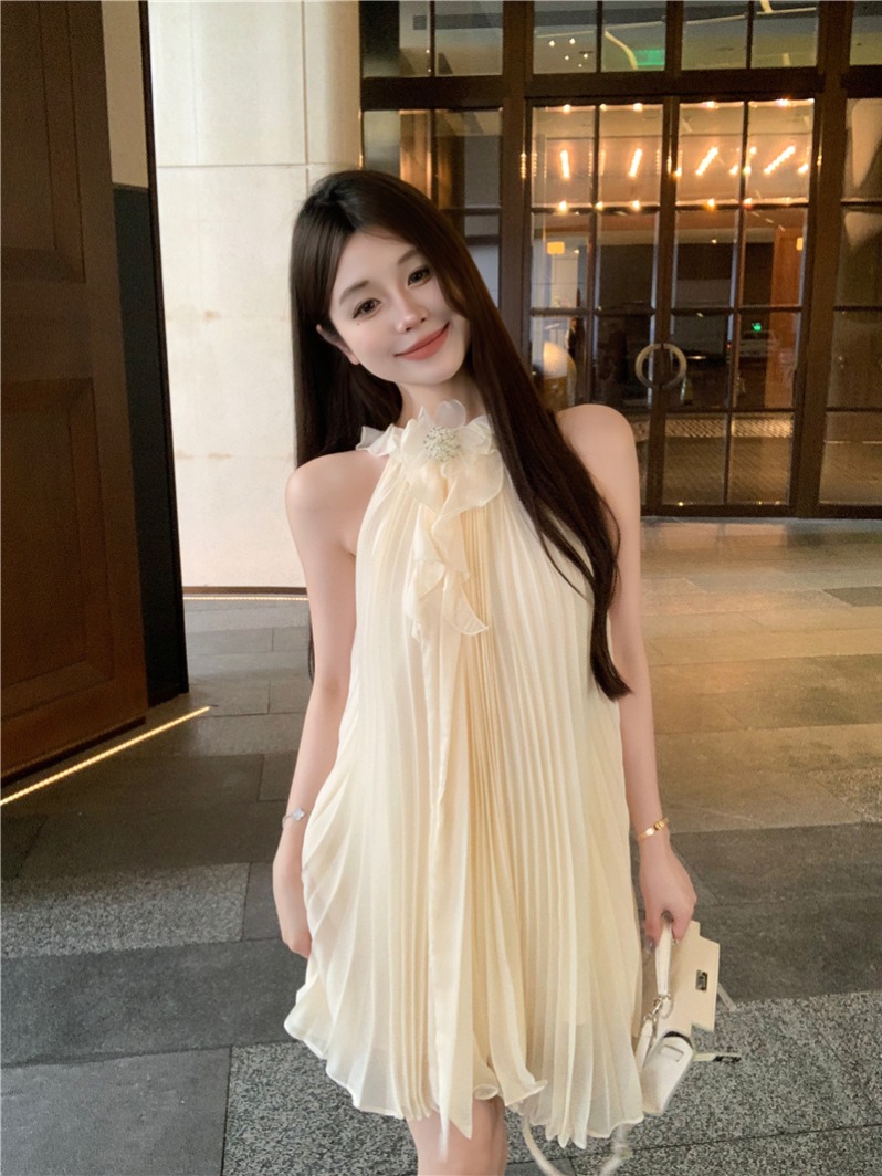 정가 실사 봄 여름 프릴 화이트 민소매 행침 목 쉬폰 드레스 쇼트 스타일 수녀 치마 포함 브로치