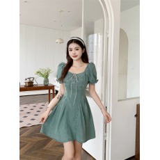 批发实拍～大码女装方领泡泡袖系带时尚显瘦薄牛仔连衣裙