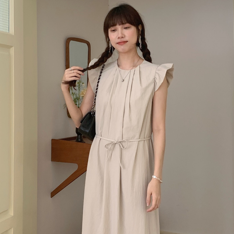 실사 레트로 품격 작은 대중 Feifei 소매 루즈핏 라운드 넥 플리츠 디자인 허리 수축 스트랩 드레스