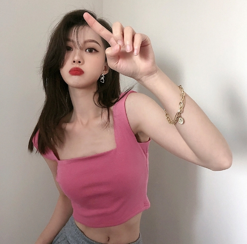 Hot girl's pure desire wide-shouldered, beautiful-backed vest with small straps, slim-fitting outer wear, bottoming square-neck short top