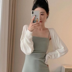 批发夏季<b class='q'>长袖</b>冰丝短款吊带裙<b class='q'>外</b><b class='q'>搭</b>披肩防晒针织<b class='q'>开衫</b>女薄款外套罩衫上衣