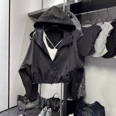 批发网红连帽短款防晒衣女2026<b class='q'>夏</b>季新款宽松百搭纯色薄款冲锋衣外套女