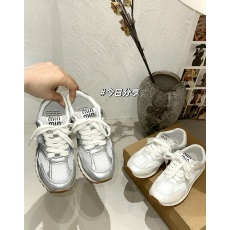 批发<b class='q'>实拍</b>2024 春夏新复古系带百搭透气休闲运动德训阿甘鞋女2024新款