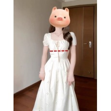 批发哺乳装新款温柔风方领碎花裙夏季茶歇法式海边度假哺乳长款<b class='q'>连衣裙</b>