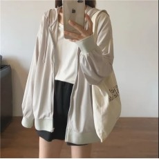 批发<b class='q'>夏</b>天灰色冰丝轻薄百搭防晒衣外套女款<b class='q'>夏</b>季透气宽松休闲空调防晒衫