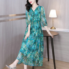 批发<b class='q'>桑蚕丝</b><b class='q'>连衣裙</b>夏2026新款气质文艺女神范碎花高端精致裙