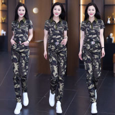 批发夏季户外<b class='q'>迷彩服</b><b class='q'>套装</b>女薄款工装裤显瘦户外小个子短袖休闲两件套潮