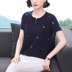 批发实拍2026年夏季新款时尚气质中年<b class='q'>妈妈</b>简约百搭V领刺绣莫代尔棉T女