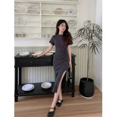 批发实拍<b class='q'>大码</b>女装2026夏款简约T恤连衣裙显瘦时尚开叉短袖长款裙子女