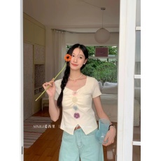 批发十三行夏季新款韩版修身小开衩花朵设计减龄气质显瘦百搭针织衫女