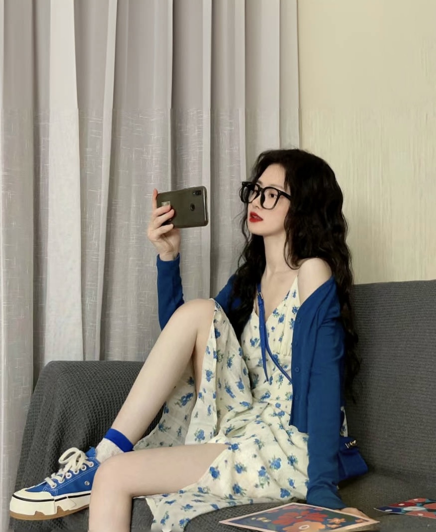 Real shot, real price, anti-tank cardigan + floral suspender long dress
