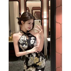 批发2026年黑色新中式无袖挂脖旗袍<b class='q'>连衣裙</b>女夏季国风复古显瘦长裙