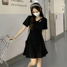 批发<b class='q'>哥</b><b class='q'>弟</b>纹260克甜辣风抽褶短袖连衣裙女夏季新款收腰显瘦小黑裙