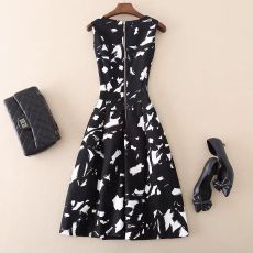 批发捡漏<b class='q'>大牌</b>折扣外贸<b class='q'>原</b><b class='q'>单</b>洋气减龄白水墨印花提花显瘦无袖连衣裙秋冬