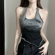 批发实拍 韩版设计感渐变色别致<b class='q'>牛仔</b>吊带<b class='q'>背心</b>