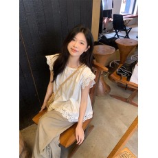 批发实拍实价 夏季新款韩系时尚设计感蕾丝拼接小飞袖宽松衬衣上衣女