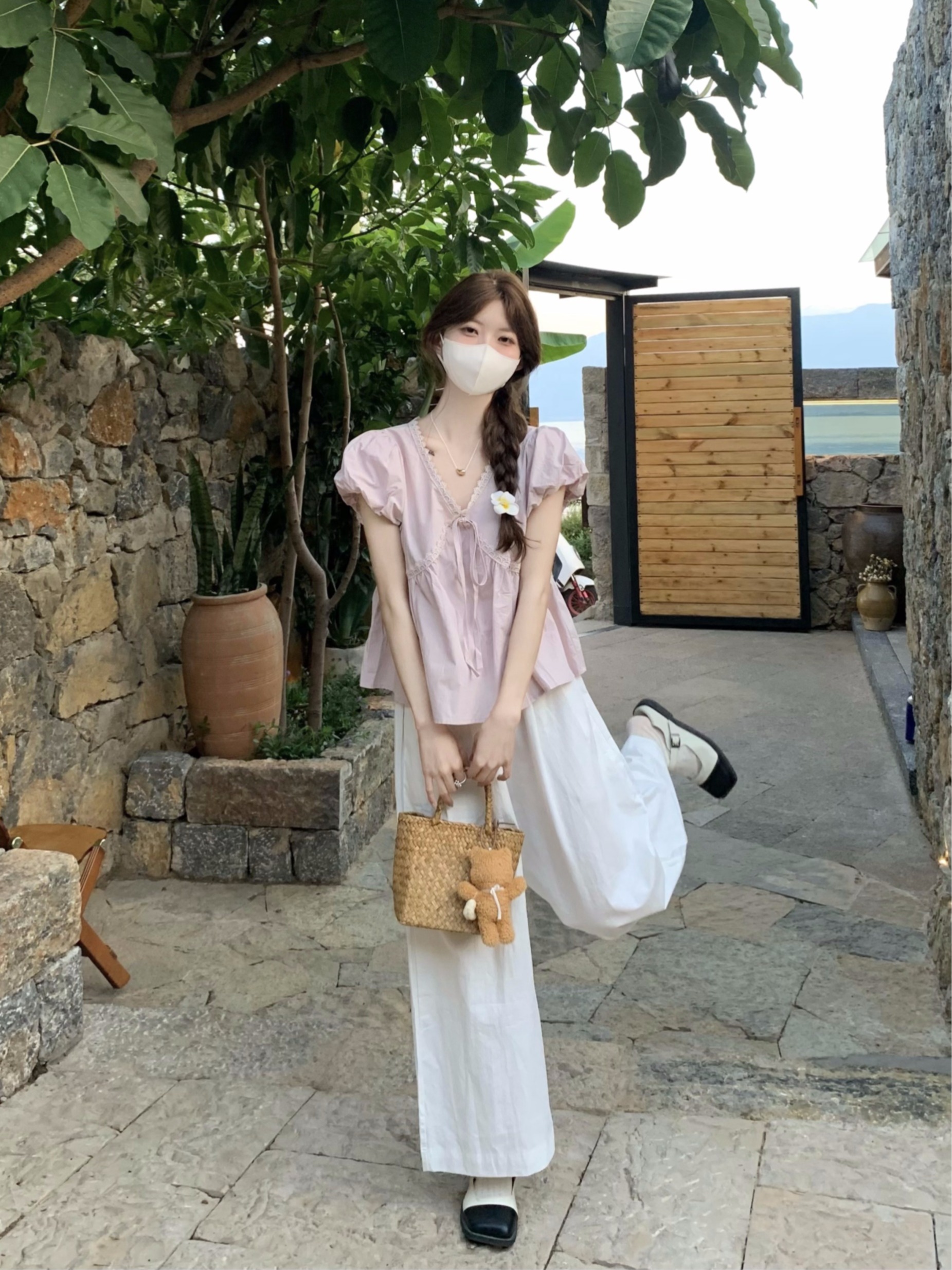 Actual shot and real price ~ 2024 summer Korean style retro temperament puff sleeve lace V-neck doll shirt shirt top