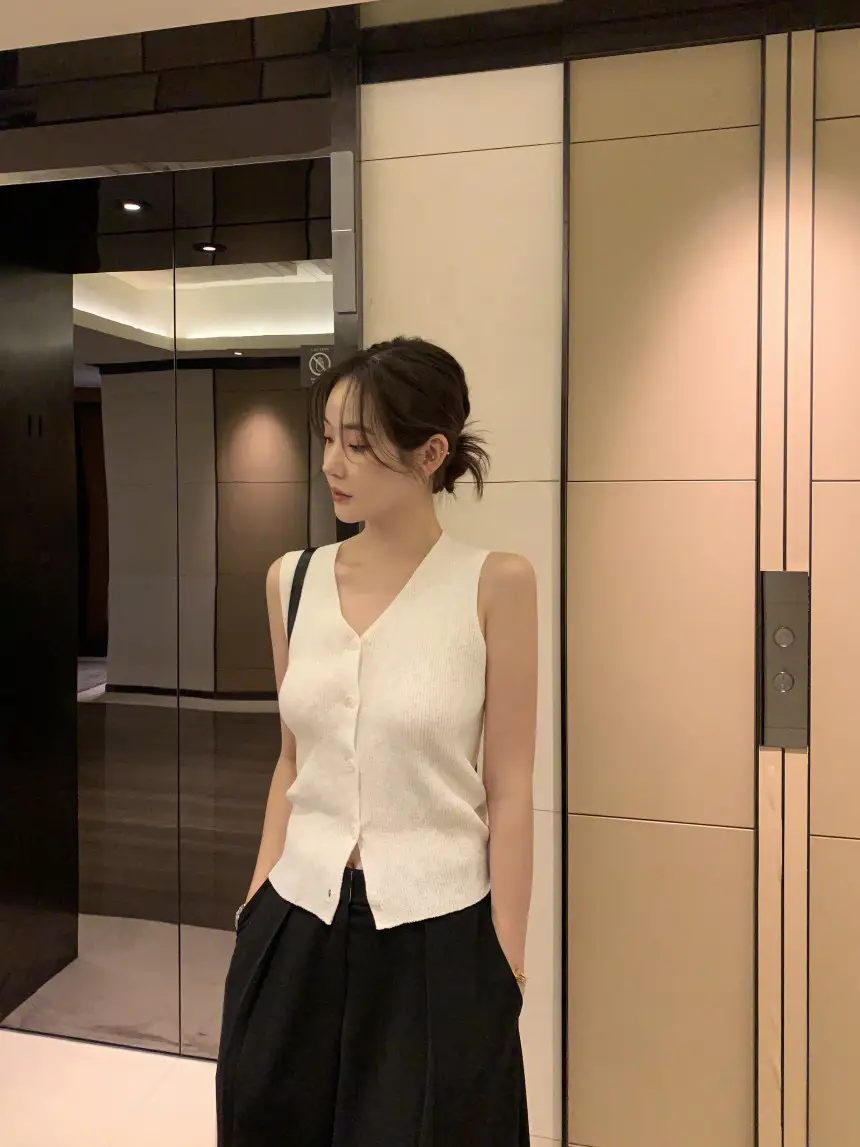 단색 단추 디테일 가디건 상세 이미지 15