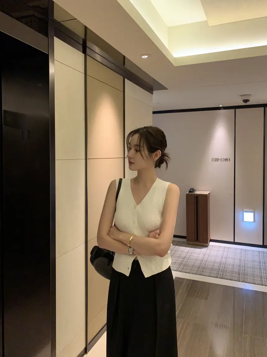 단색 단추 디테일 가디건 상세 이미지 16