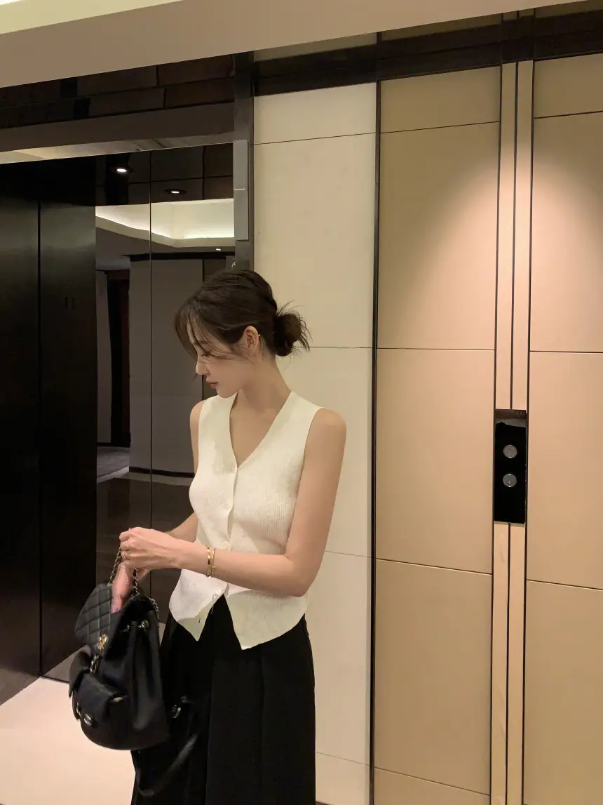 단색 단추 디테일 가디건 상세 이미지 19