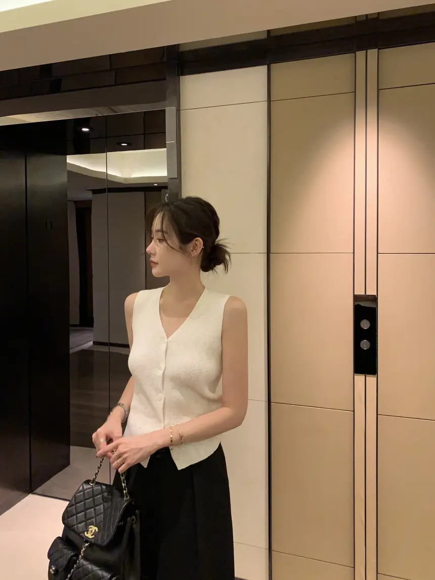 단색 단추 디테일 가디건 상세 이미지 22
