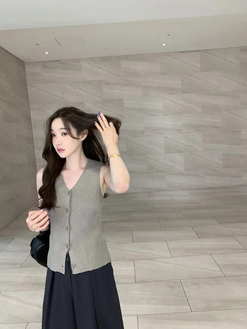 단색 단추 디테일 가디건 상세 이미지 27