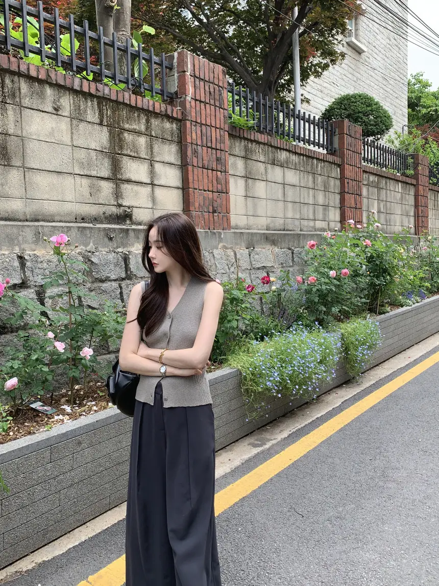 단색 단추 디테일 가디건 상세 이미지 34