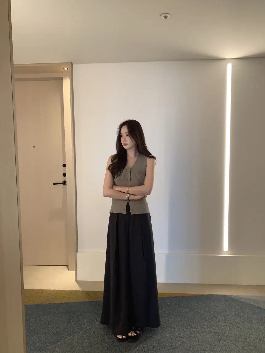 단색 단추 디테일 가디건 상세 이미지 35