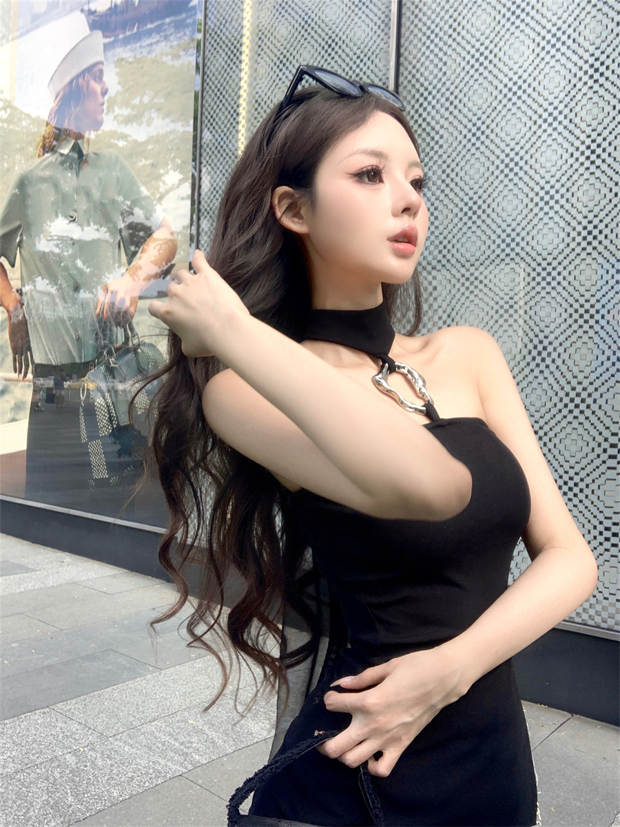 실사 정가 2026 Chic 디자인 센스 검정색 행침 목 조끼 여성 작은 대중 슬림해 보이는 불규칙 핫걸 맨위