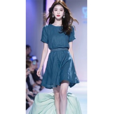 批发法式高冷御姐风超好看小个子显高蓝色收腰连衣裙子2026<b class='q'>新款</b><b class='q'>女</b>夏季