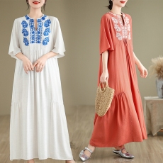 批发实拍民族风刺绣<b class='q'>文艺</b><b class='q'>范</b>宽松显瘦大码女装连衣裙女
